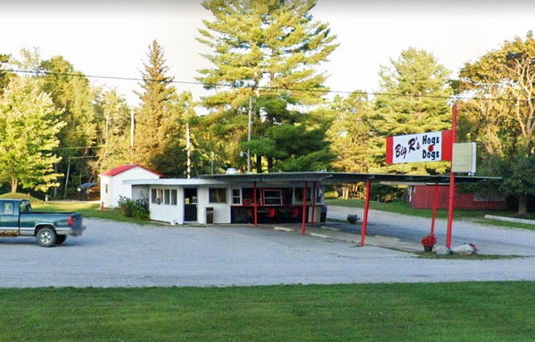 A&W Restaurant - Farwell - 1876 W Ludington Ave (newer photo)
